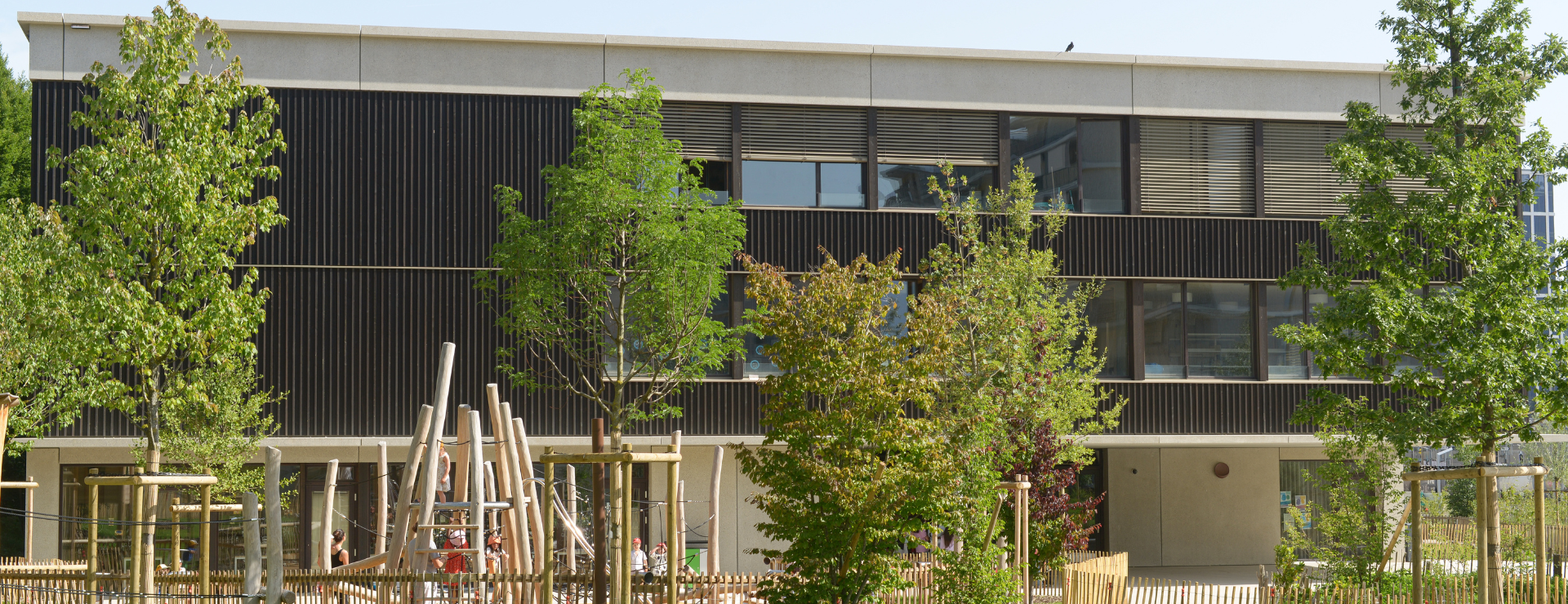 Le parc et l’école de Pont-Rouge: plantation et gestion de l’eau