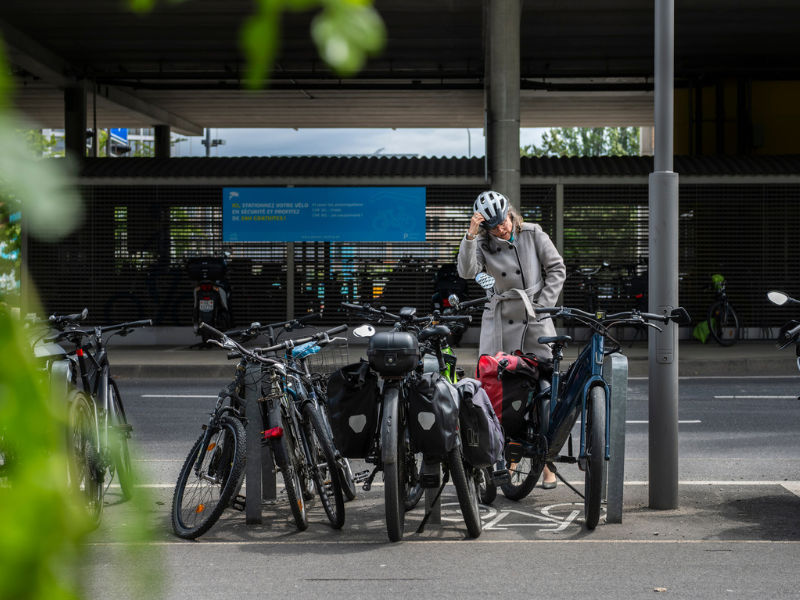 Salima Moyard prend son vélo