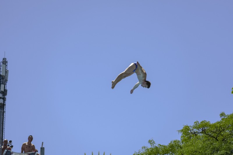 Lancy Cliff Diving en images