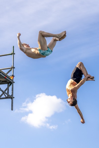 Lancy Cliff Diving en images