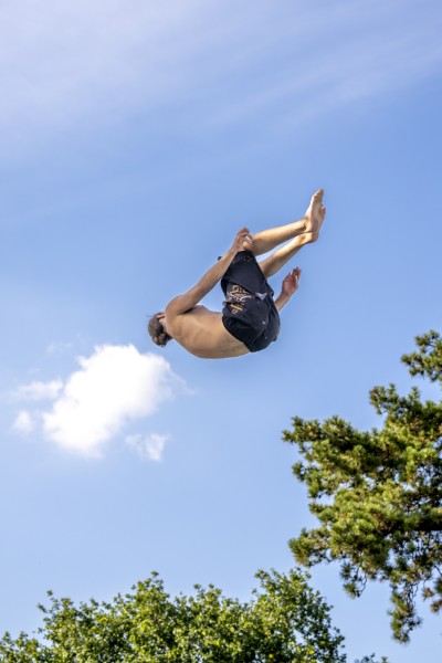 Lancy Cliff Diving en images