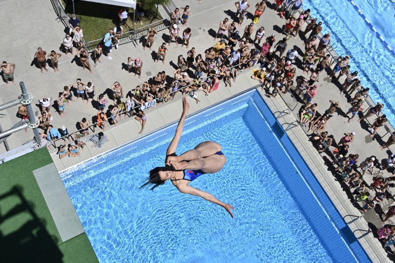 Lancy Cliff Diving en images