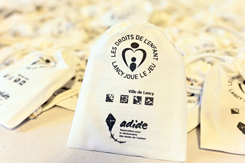 Journée dédiée à la promotion des droits de l'enfant en images 